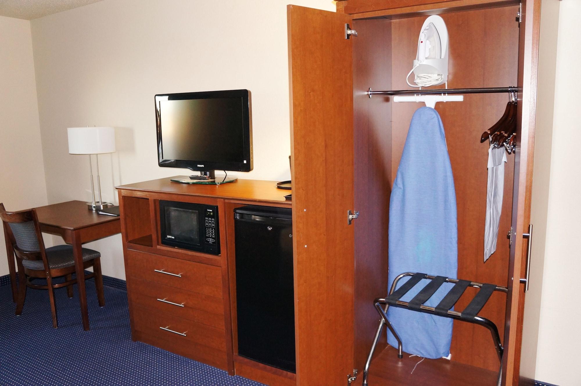 Americinn By Wyndham Fort Dodge Ngoại thất bức ảnh