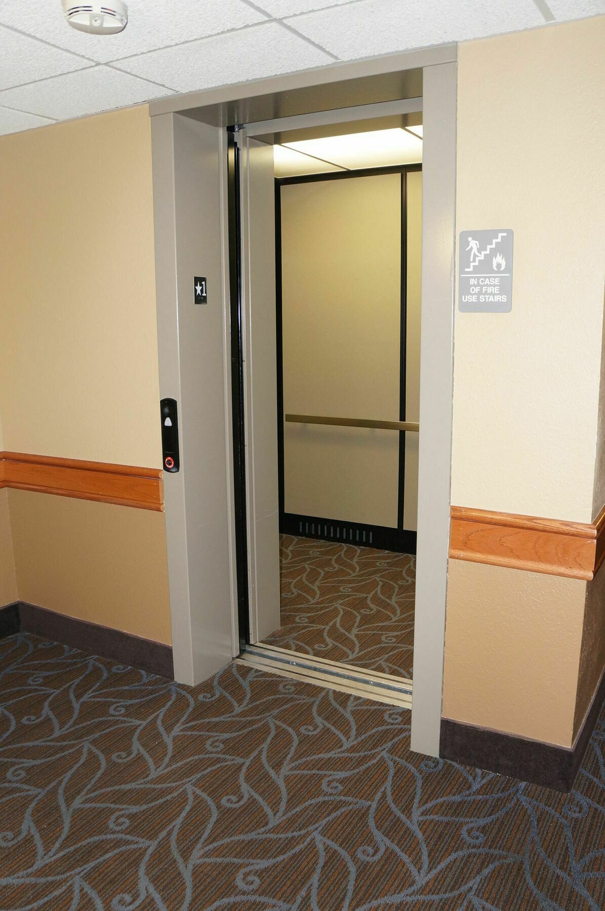 Americinn By Wyndham Fort Dodge Ngoại thất bức ảnh